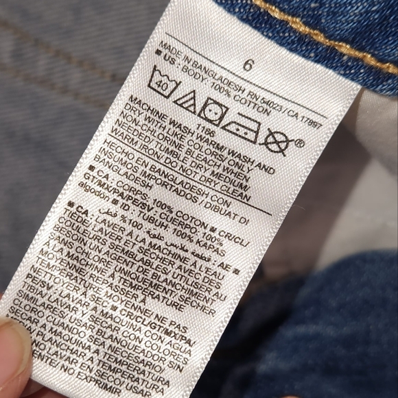 BUNDLE 2 Old Navy Women's Denim Shorts size 6 - Picture 9 of 15